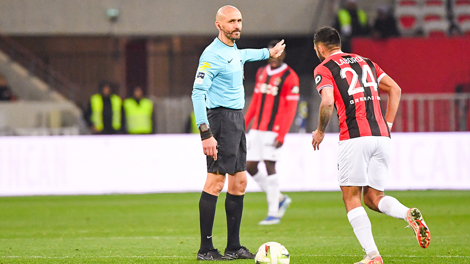 Foot-Mercatolive.com: Les arbitres de la 23ème journée sont connus thumbnail