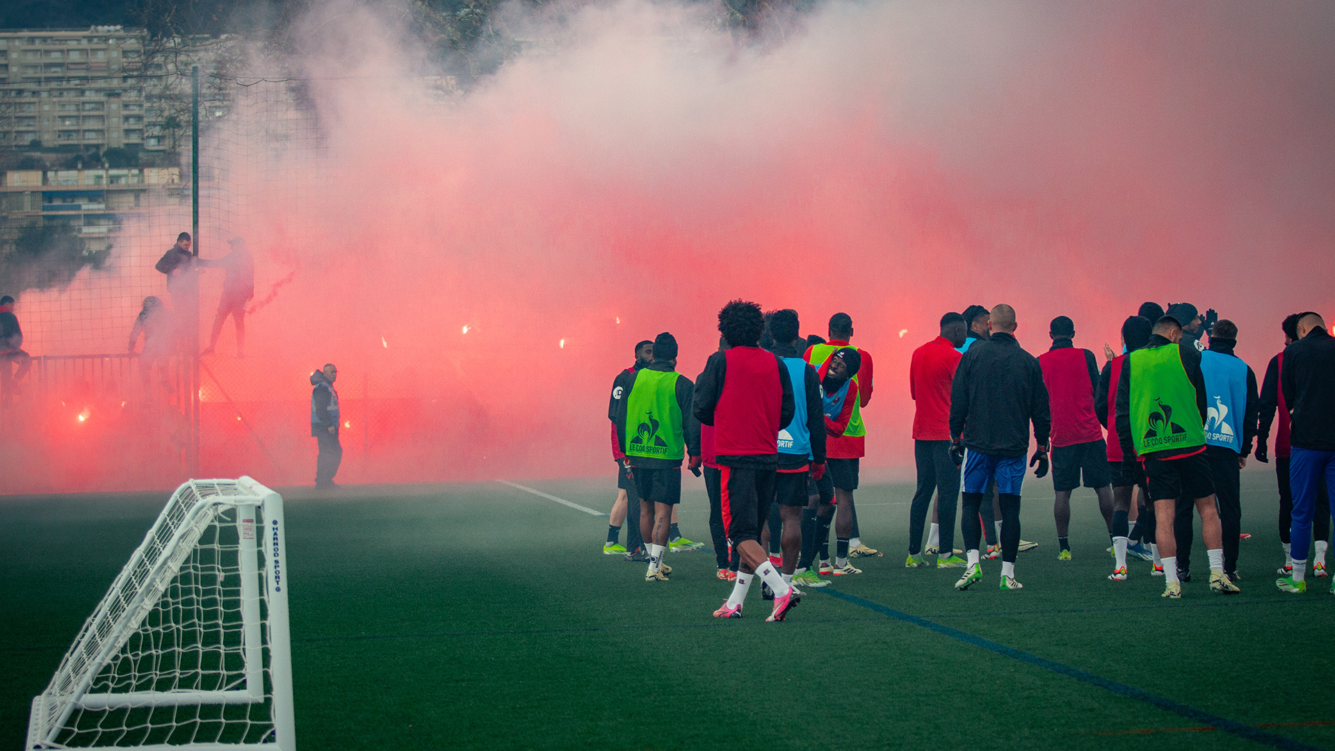 Foot-Mercatolive.com: Une ambiance de feu à la veille de Nice - Clermont ! thumbnail